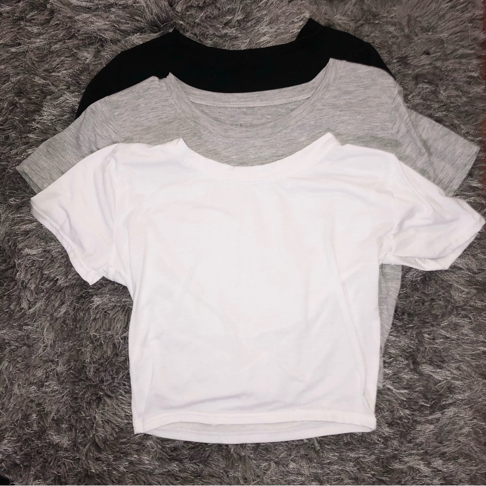 Bundle of crop tees